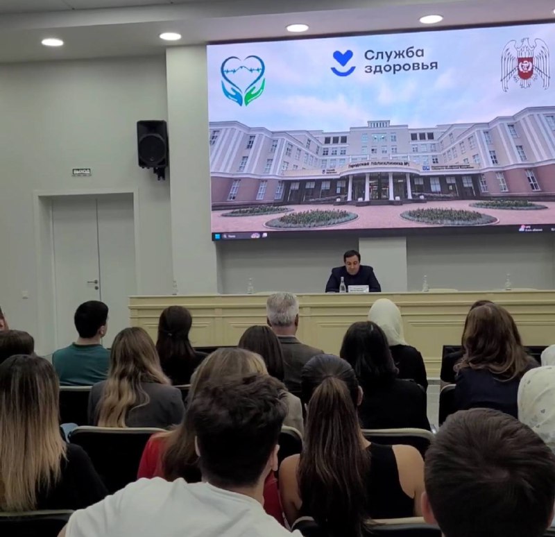 Рустам Калибатов встретился со студентами медицинской академии КБГУ