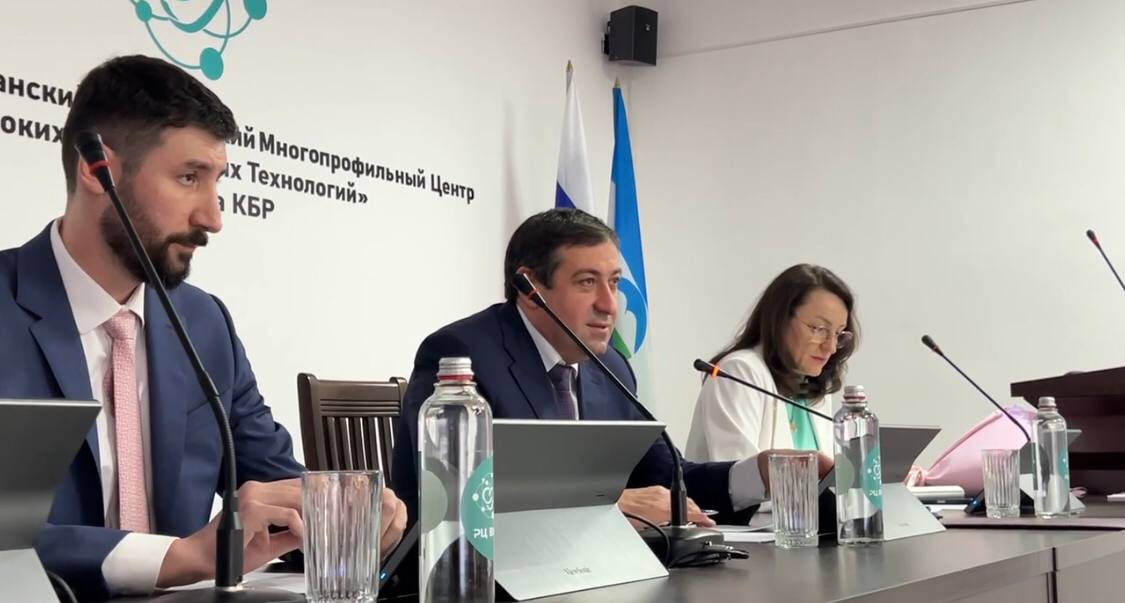 Министр здравоохранения Кабардино-Балкарской Республики Рустам Калибатов провел совещание с руководителями медицинских организаций
