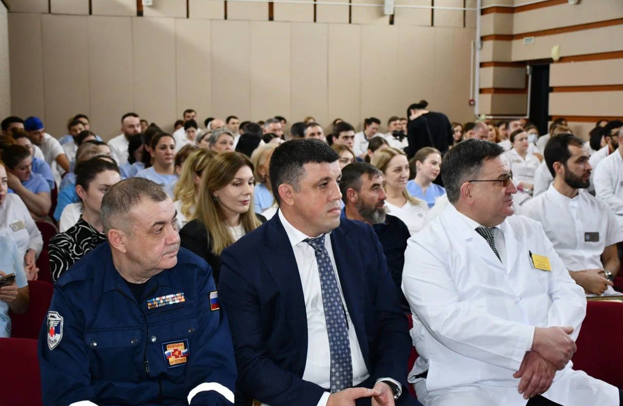 Медиков республики отметили ведомственными наградами МВД по КБР